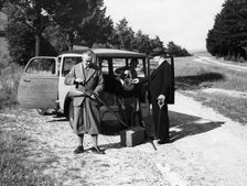 Men on a shoot with a 1939 Bedford HC 5/6cwt, c1939