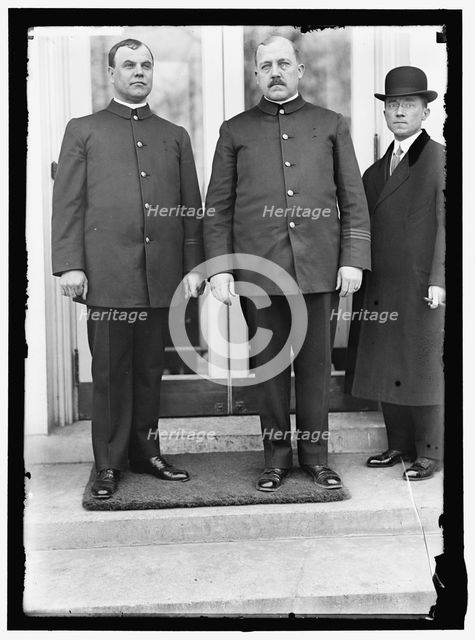 Men At White House, Washington, D.C., between 1913 and 1917. Creator: Harris & Ewing.