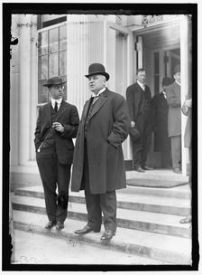 Men at White House, Washington, D.C., between 1913 and 1917. Creator: Harris & Ewing