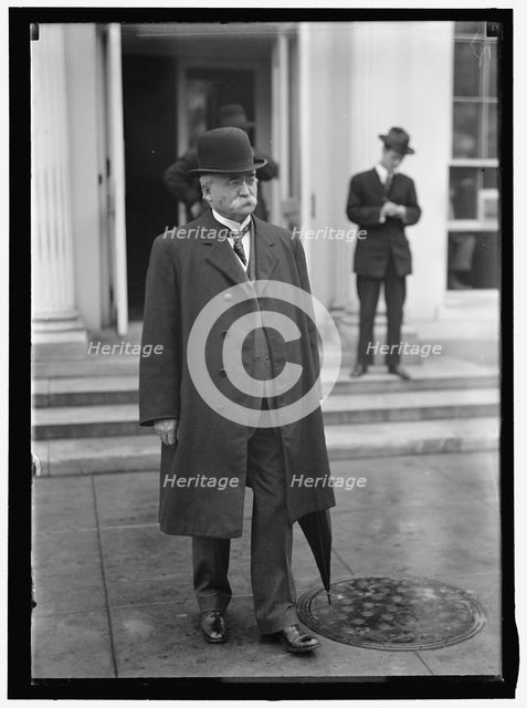 Men at White House, Washington, D.C., between 1913 and 1917. Creator: Harris & Ewing.