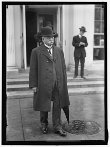 Men at White House, Washington, D.C., between 1913 and 1917. Creator: Harris & Ewing