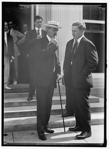 Men at White House, Washington, D.C., between 1913 and 1918. Creator: Harris & Ewing