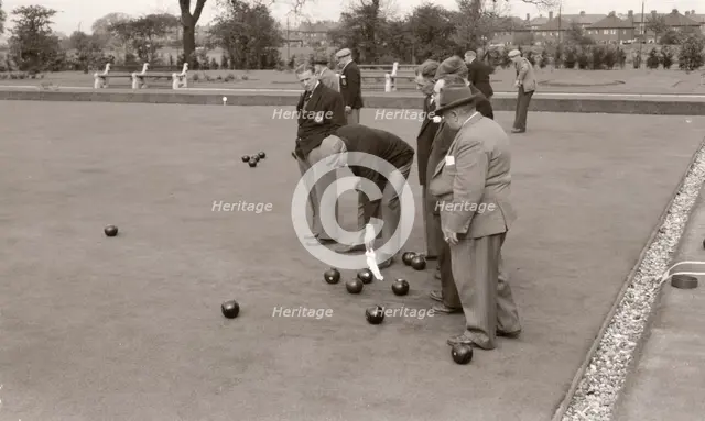 Men playing bowls, York, Yorkshire, 1955. Artist: Unknown