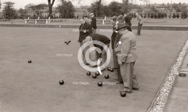Men playing bowls, York, Yorkshire, 1955. Artist: Unknown