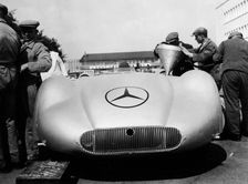 Mercedes Streamliner car at Avus motor racing circuit, Berlin, Germany, c1937