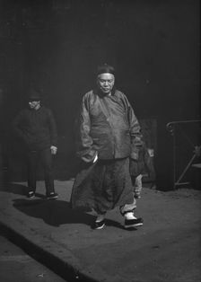 Merchant, Chinatown, San Francisco, between 1896 and 1906. Creator: Arnold Genthe