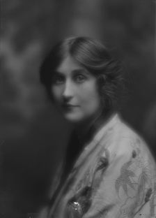 Meredith, Miss, portrait photograph, 1912 Nov. Creator: Arnold Genthe