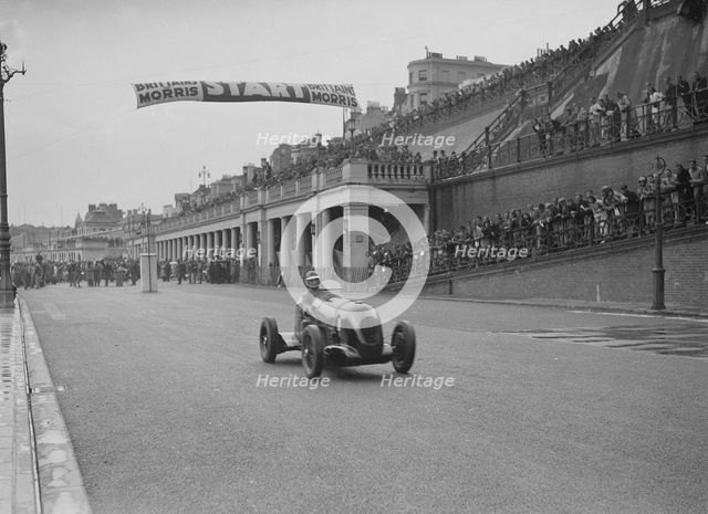 MG leaving the starting line in the Brighton Speed Trials, 1938. Artist: Bill Brunell.