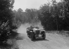 MG Magna of K Bear competing in the BOC Hill Climb, Chalfont St Peter, Buckinghamshire, 1932. Artist: Bill Brunell
