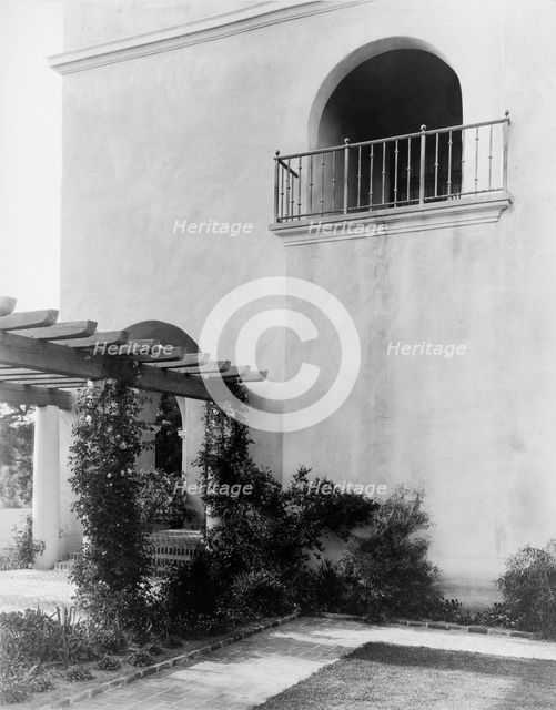 "Mi Suen~o," Herbert Coppell house, 1245 South Grand Avenue, Pasadena, California, 1917. Creator: Frances Benjamin Johnston.