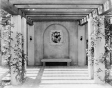 "Mi Suen~o," Herbert Coppell house, 1245 South Grand Avenue, Pasadena, California, 1917. Creator: Frances Benjamin Johnston