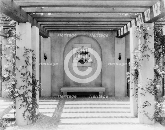 "Mi Suen~o," Herbert Coppell house, 1245 South Grand Avenue, Pasadena, California, 1917. Creator: Frances Benjamin Johnston.