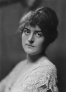 Mitchell, John Purroy, Mrs., portrait photograph, 1913. Creator: Arnold Genthe