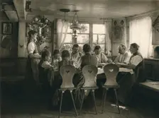 Mittagsmahl im Schwarzwaldbauernhaus - Lunch in a Black Forest farm-house 1931. Artist: Kurt Hielscher
