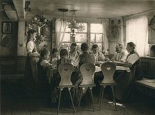Mittagsmahl im Schwarzwaldbauernhaus - Lunch in a Black Forest farm-house 1931. Artist: Kurt Hielscher
