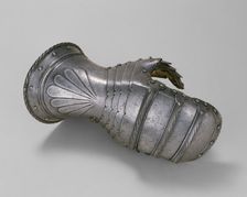 Mitten Gauntlet for the Right Hand, Innsbruck, c. 1530/40. Creator: Jörg Seusenhofer
