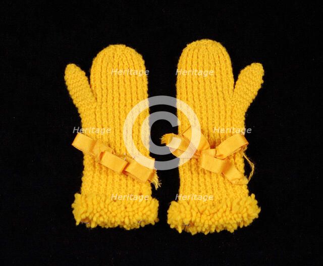Mittens, American, 1880-89. Creator: Unknown.