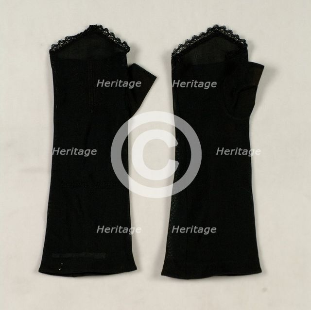 Mitts, American, 1840-60. Creator: Unknown.