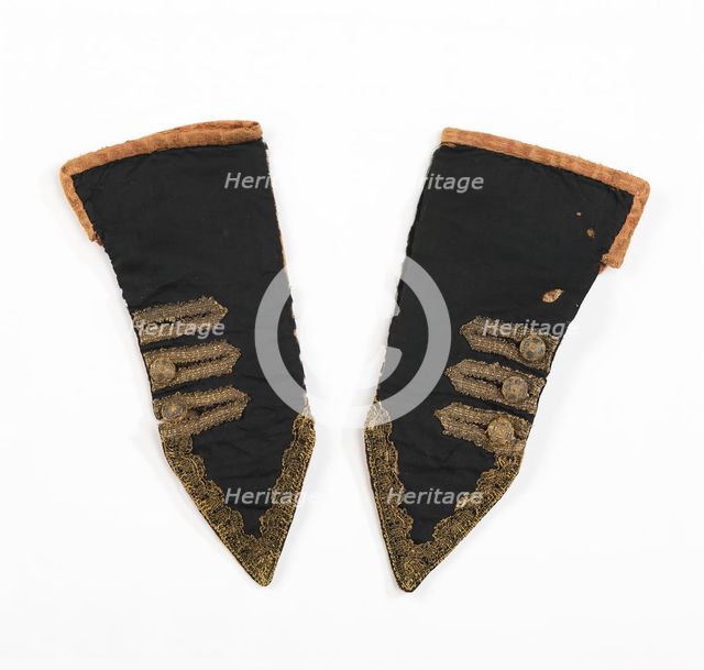 Mitts, British, 1680-1720. Creator: Unknown.