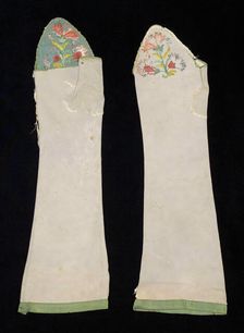 Mitts, Spanish, late 17th century. Creator: Unknown