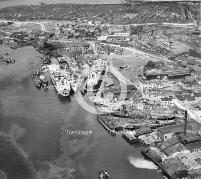 Middle Docks & Engineering Co Ltd Ship Repair Yard, Middle Docks, South Shields, Tyneside, 1947. Artist: Aerofilms.