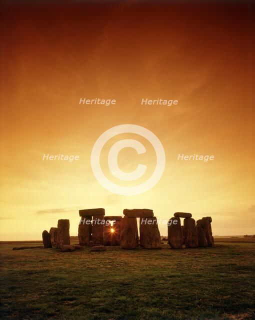 Midsummer sunset, Stonehenge, Wiltshire.  Artist: Unknown.