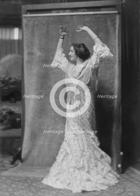 Mignon, Mlle., 1915 June 1. Creator: Arnold Genthe.