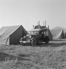 Migratory family, come to Klamath Basin for potato harvest..., Merrill, Klamath County, Oregon, 1939 Creator: Dorothea Lange