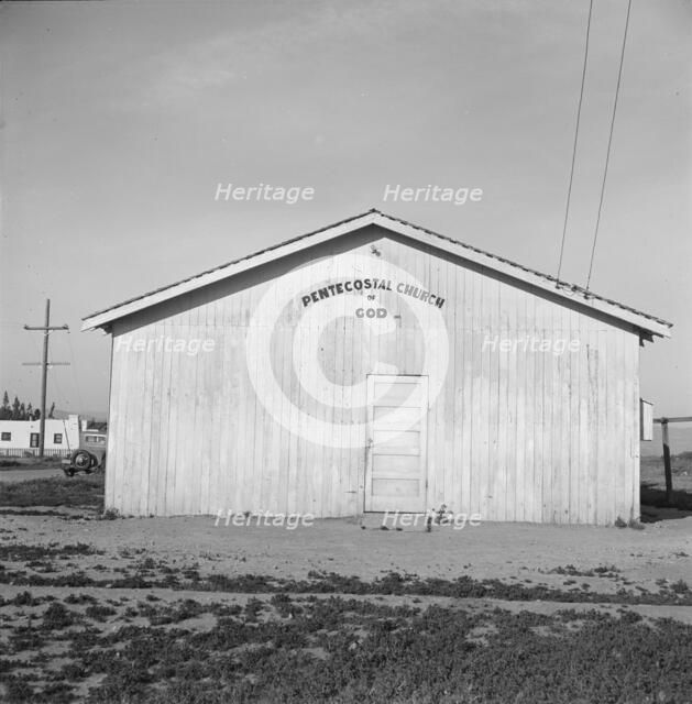 Migrants from the Southwest bring their institutions with them, Salinas Valley, California, 1939. Creator: Dorothea Lange.