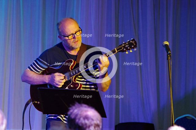 Mike Walker, Watermill Jazz Club, Dorking, Surrey, 2nd August 2016. Artist: Brian O'Connor.