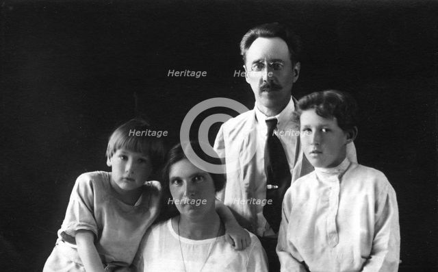 Mikhail Alekseevich Pavlov with his Wife, Olga Aleksandrovna (nee Klushina), and Sons, early 1920s. Creator: Unknown.
