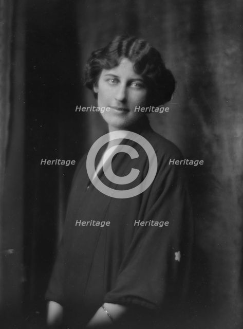 Milholland, Inez (Mrs. Eugene Boissevain), portrait photograph, 1914. Creator: Arnold Genthe.