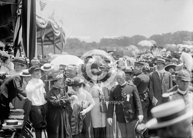 Military Field Mass By Holy Name Soc. of Roman Catholic Church, 1910. Creator: Harris & Ewing.