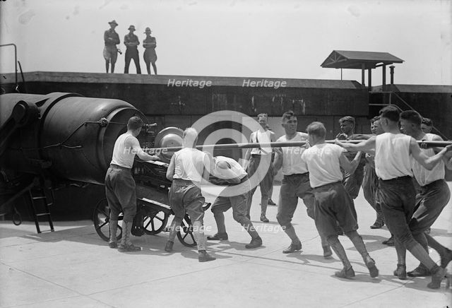 Military Training - Loading Big Gun, 1917 or 1918. Creator: Harris & Ewing.