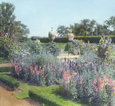 "Millefiori," Albert Barnes Boardman house, Great Plains Road and Coopers Neck..., New York, 1914. Creator: Frances Benjamin Johnston