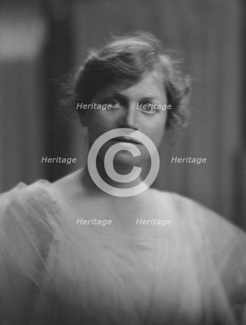 Miller, N.J., Mrs., portrait photograph, 1916. Creator: Arnold Genthe.