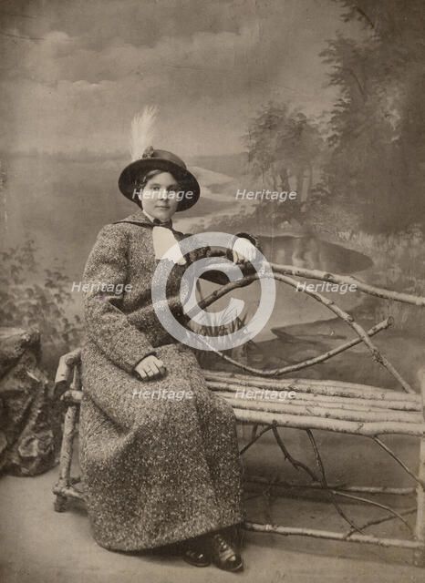 Milliner Buyanova Tatyana Ivanovna., 1910-1919. Creator: Naz'mov.