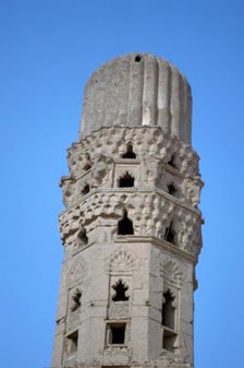 Minaret, Al Hakim Mosque, Cairo, Egypt, 1992. Creator: Vivienne Sharp
