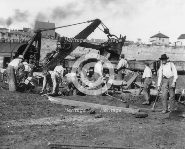 Miners at work on the Mesabi Range in northeast Minnesota, 1903. Creator: Frances Benjamin Johnston.