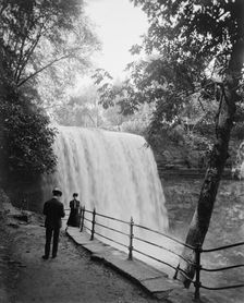 Minnehaha Falls, Minneapolis, Minn., between 1900 and 1910. Creator: Byron Company