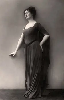 Miriam Clements, British actor and performer, 1910.Artist: Dover Street Photo Studio