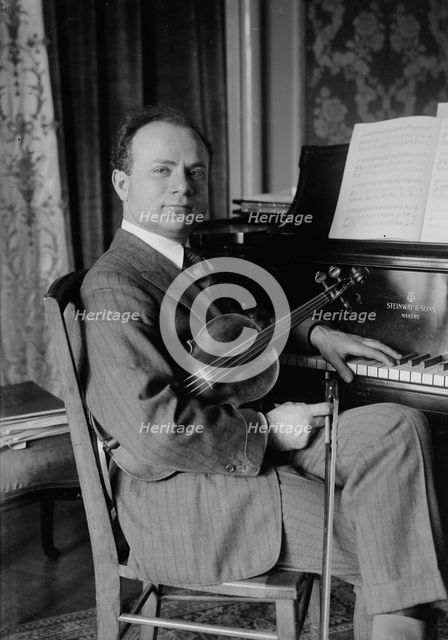 Mischa Elman [with violin], between c1915 and c1920. Creator: Bain News Service.