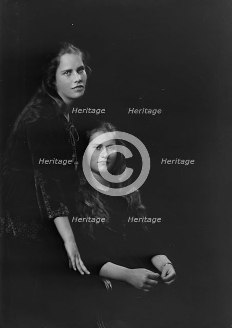Misses Mary and Katherine Pillsbury, portrait photograph, 1919 Sept. 29. Creator: Arnold Genthe.