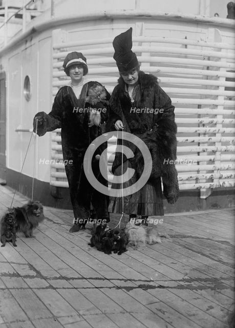 Misses C.A. & E.L. Navratil, between c1915 and c1920. Creator: Bain News Service.