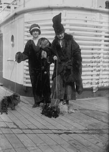 Misses C.A. & E.L. Navratil, between c1915 and c1920. Creator: Bain News Service