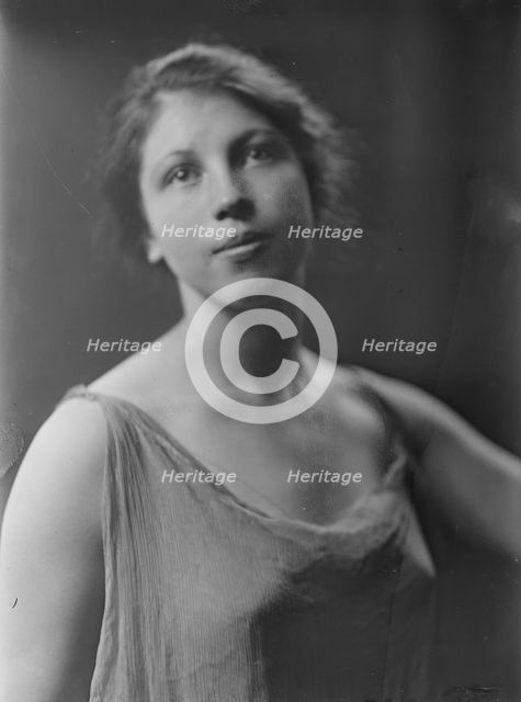 Miss Vera Lehman, portrait photograph, 1918 Aug. 23. Creator: Arnold Genthe.