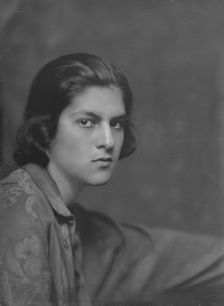 Miss Wittenburg, portrait photograph, 1919 Mar. 27. Creator: Arnold Genthe
