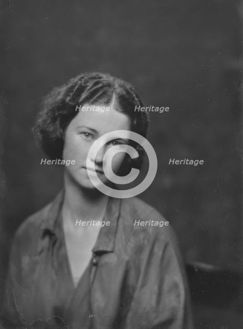 Miss Alice Kenny, portrait photograph, 1919 Apr. 26. Creator: Arnold Genthe.