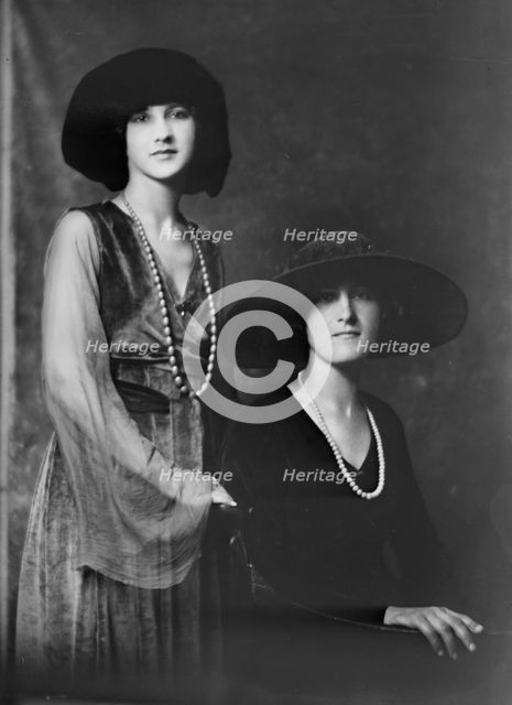Miss Anna Duncan and sister, portrait photograph, 1919 Oct. 16. Creator: Arnold Genthe.