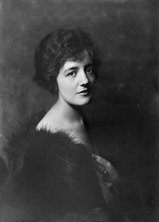 Miss Anna Weatherill, portrait photograph, 1919 Sept. 22. Creator: Arnold Genthe